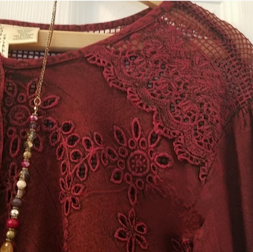 STUDIO WEST APPAREL  Embroidered Boho Peasant Henley Popover Maroon Top NWT